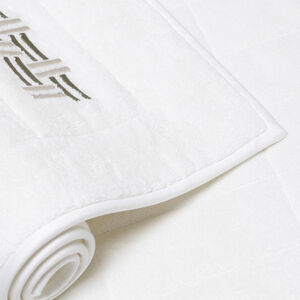 slide 3 Basket Weave Embroidery Tappeto