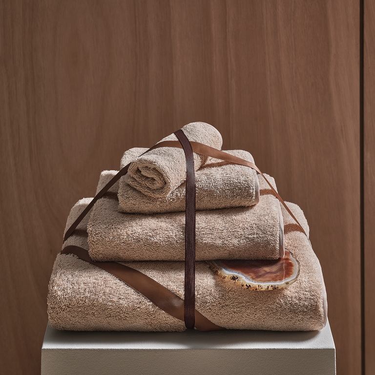 slide 3 Unito Bath Sheet