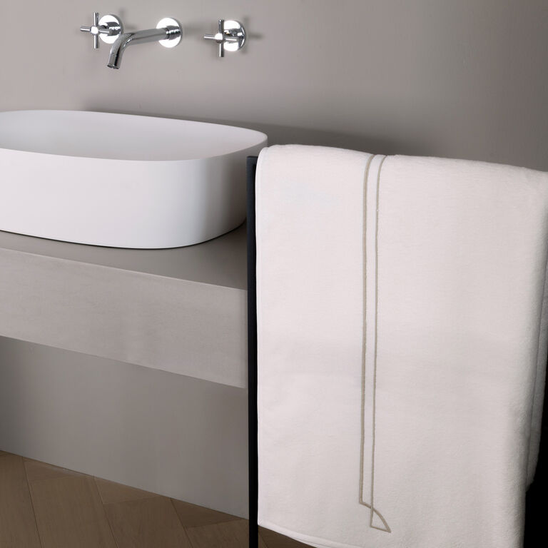 slide 1 Layering Embroidery Drap De Bain