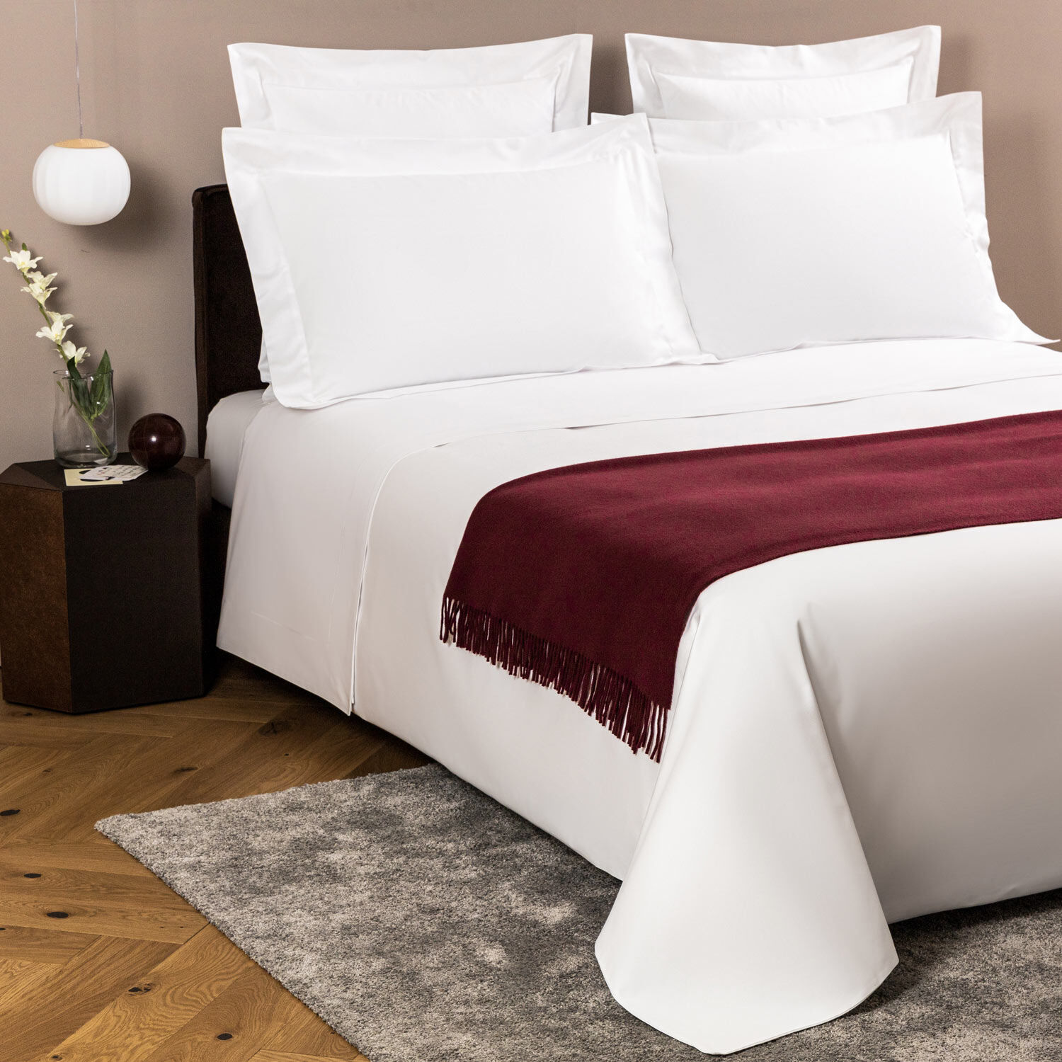 Cashmere pillows and throws 2025
