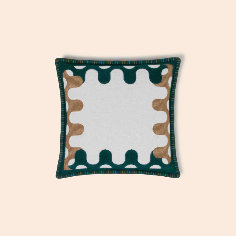 slide 1 Deco Cushion 005