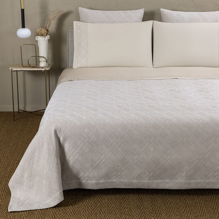 slide 1 Luxury Tressage Bedspread