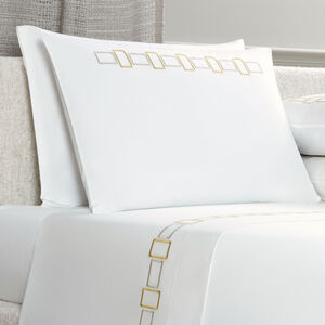 slide 2 Bold Bicolor Embroidery Federa