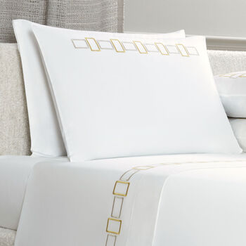 Bold Bicolor Embroidery Federa