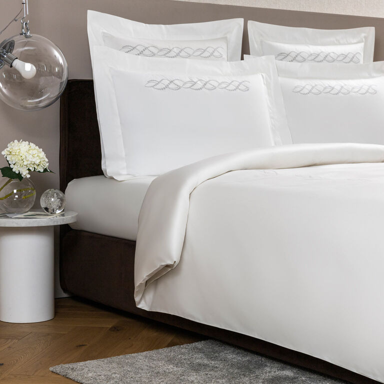 slide 2 Pearls Embroidered Duvet Cover Set