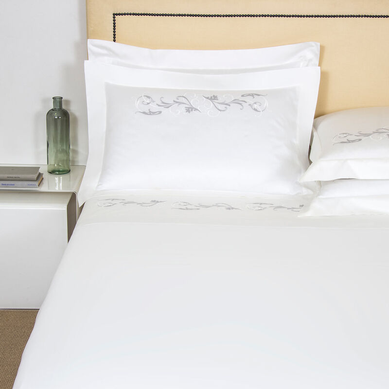 Tracery Embroidered Sheet Set Frette