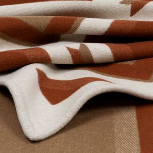 slide 3 Deco Throw 003