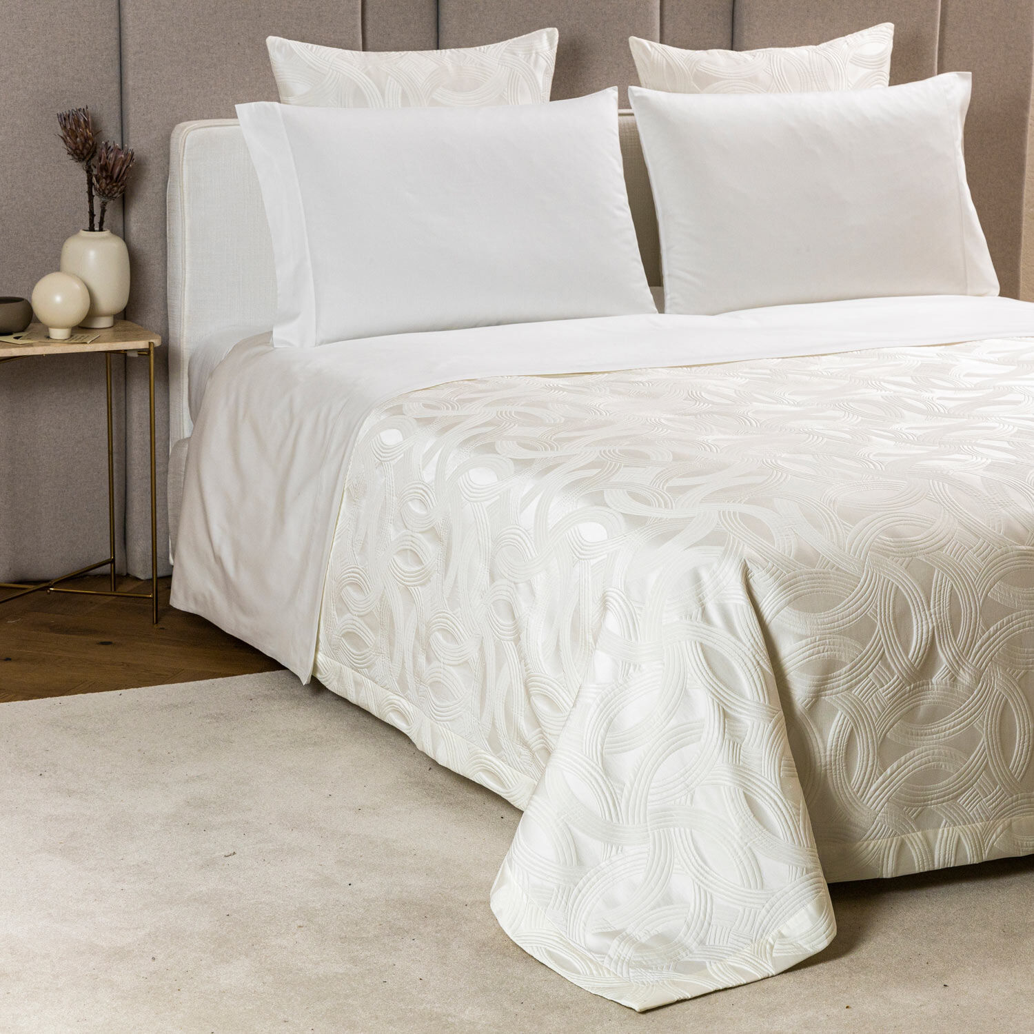 Luxury Circle Bedspread