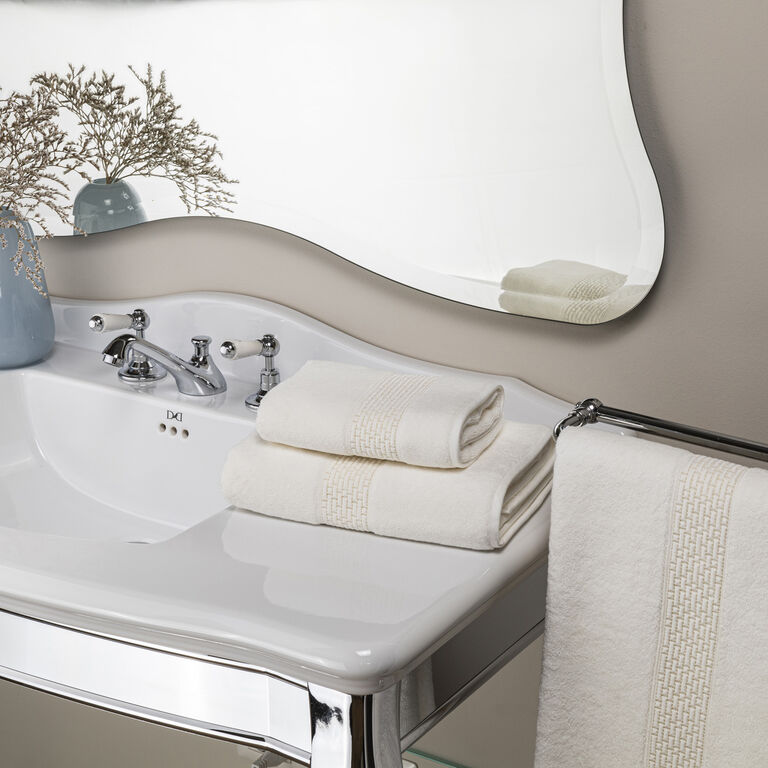 slide 4 Affinity Lace Bath Towel