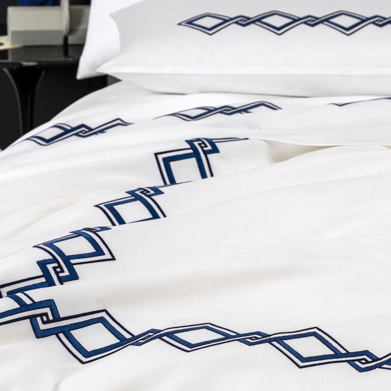 slide 5 Twist Embroidery Duvet Cover