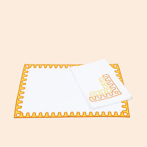 slide 3 Modernism Frame Set aus Tischsets und Servietten