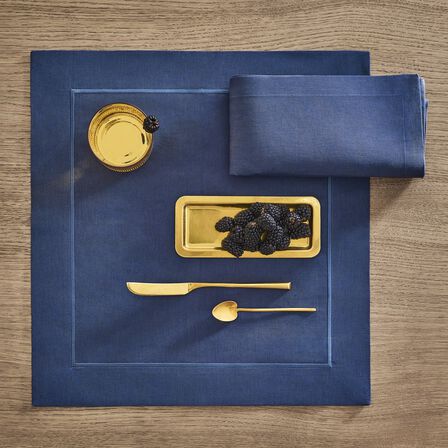 Define Set aus Tischsets und Servietten