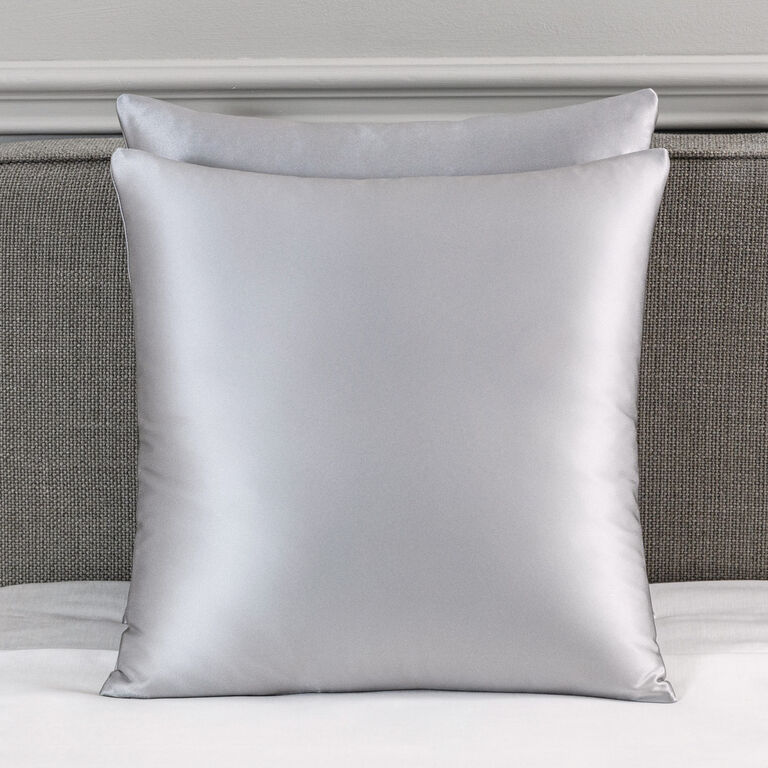 slide 2 Luxury Silk Dekokissen