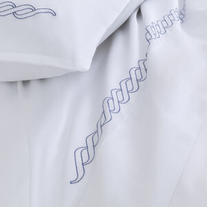 slide 5 Taormina Embroidered Quadratischer Kissenbezug