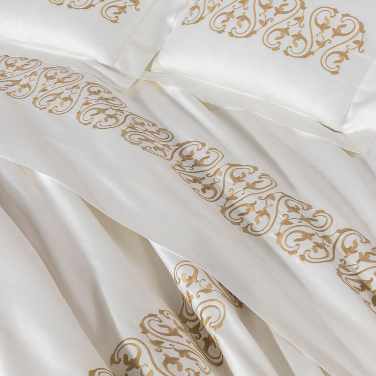 slide 4 Ornate Medallion Embroidered Boudoir