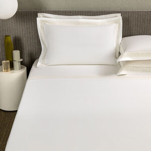 slide 2 Affinity Lace Sheet Set