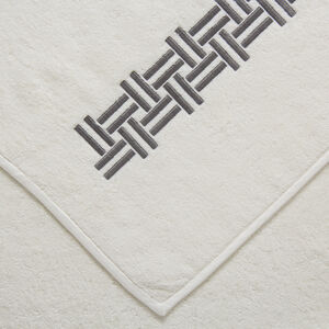 slide 2 Basket Weave Embroidery Asciugamano