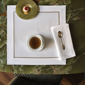 Define Set aus Tischsets und Servietten