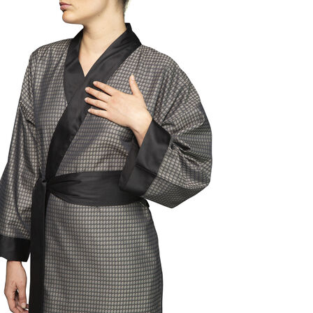 slide 4 Minight Kimono Robe
