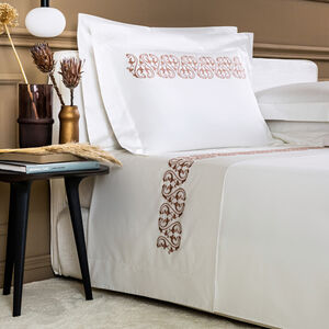 slide 1 Ornate Medallion Ricamo Completo Letto