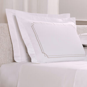 slide 2 Layering Embroidery Taie D'Oreiller