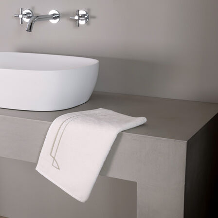 Layering Embroidery Serviette Invit&eacute;