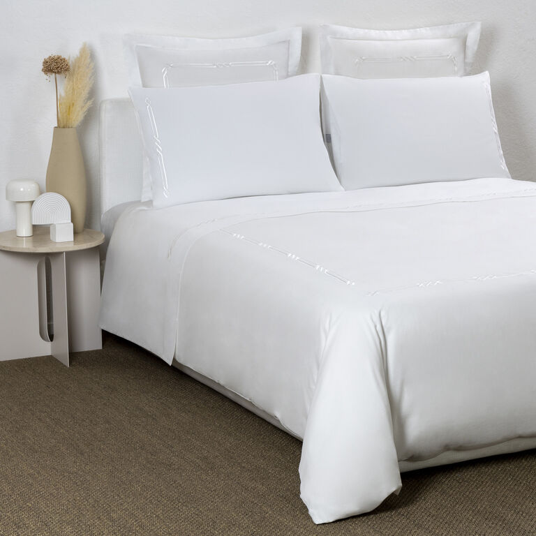 slide 4 Frame Embroidery Duvet Cover Set