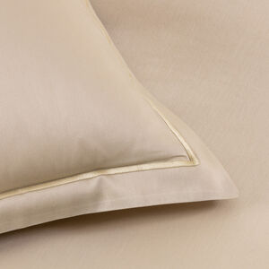 slide 3 Camelia Duvet Cover Set