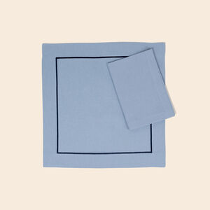 slide 2 Define Set aus Tischsets und Servietten