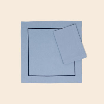 Define Set aus Tischsets und Servietten