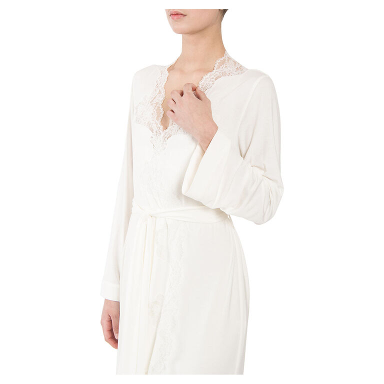 slide 4 Cameo Robe