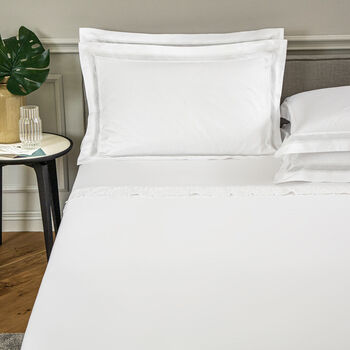 Ornate Medallion Pizzo Completo Letto