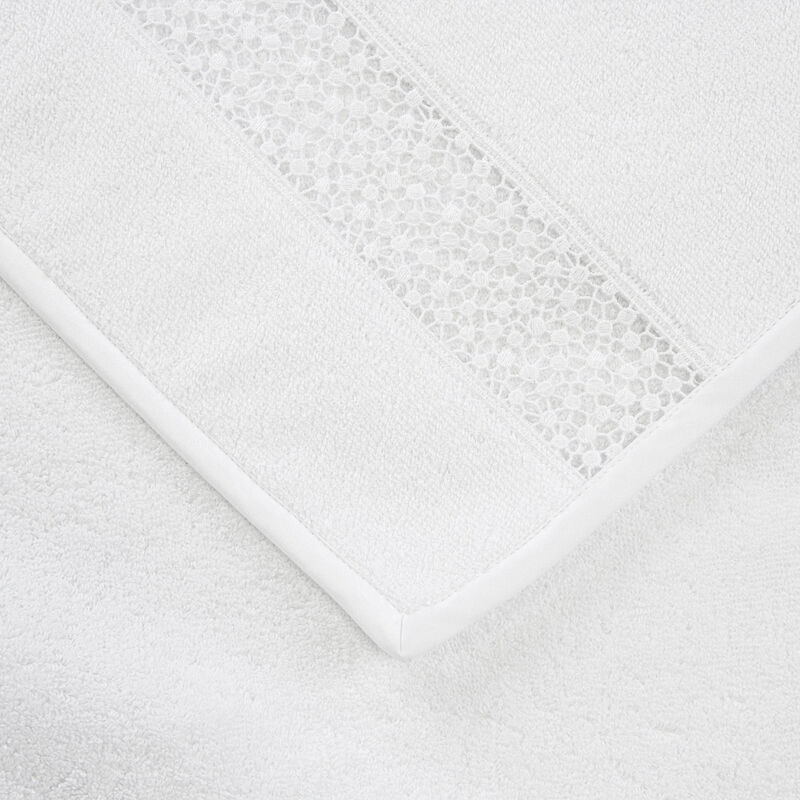 Forever Lace Bath Sheet