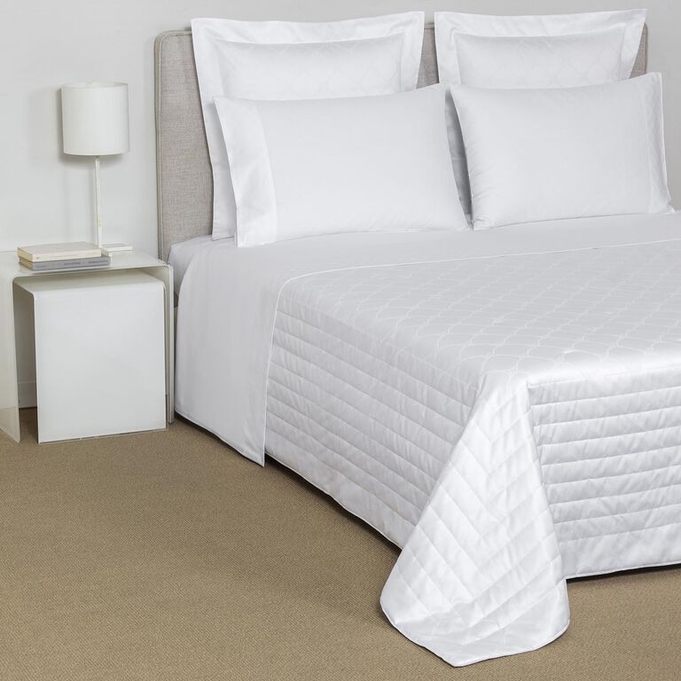 slide 3 Terragona Light Quilt
