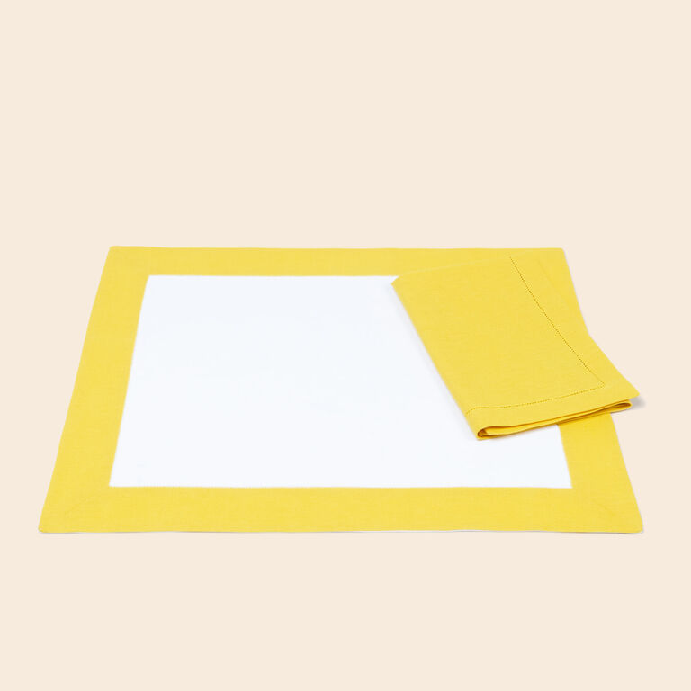 slide 3 Artistry Ajour Placemats and Napkins Set