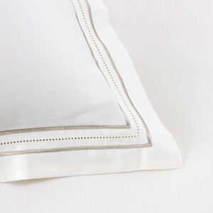 slide 3 Elegance Euro Sham