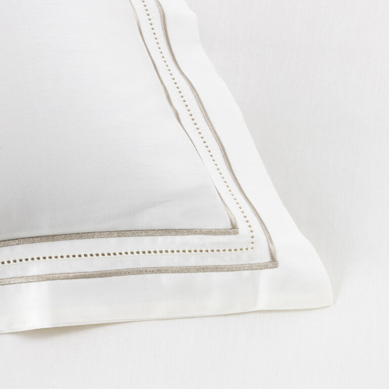 slide 3 Elegance Euro Sham