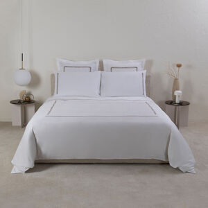 slide 4 Frame Embroidery Duvet Cover Set