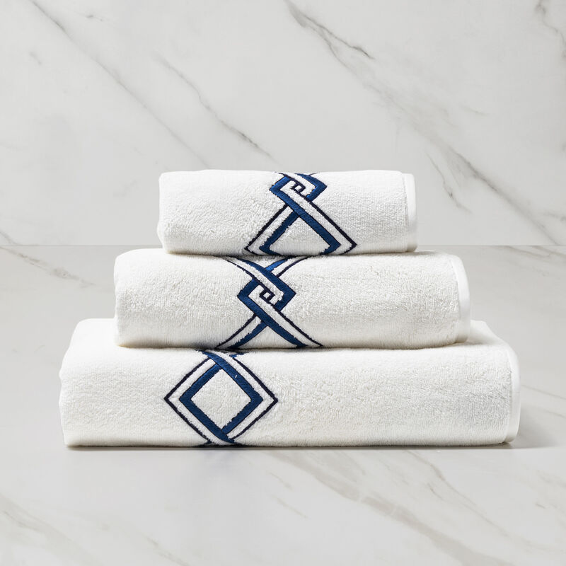 Twist Embroidery Guest Towel