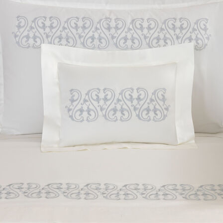Ornate Medallion Ricamo Boudoir