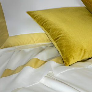 slide 5 Luxury Silk Velvet Cuscino Decorativo
