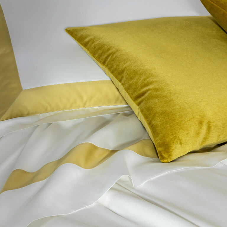 slide 5 Luxury Silk Velvet Cuscino Decorativo