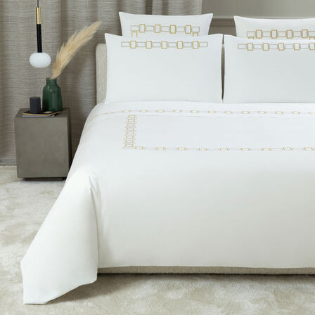 Bold Bicolor Embroidery Copripiumino 