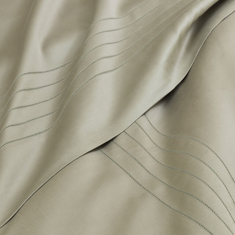 slide 5 Lush Ajour Sheet Set
