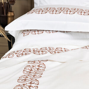 slide 5 Ornate Medallion Ricamo Completo Letto