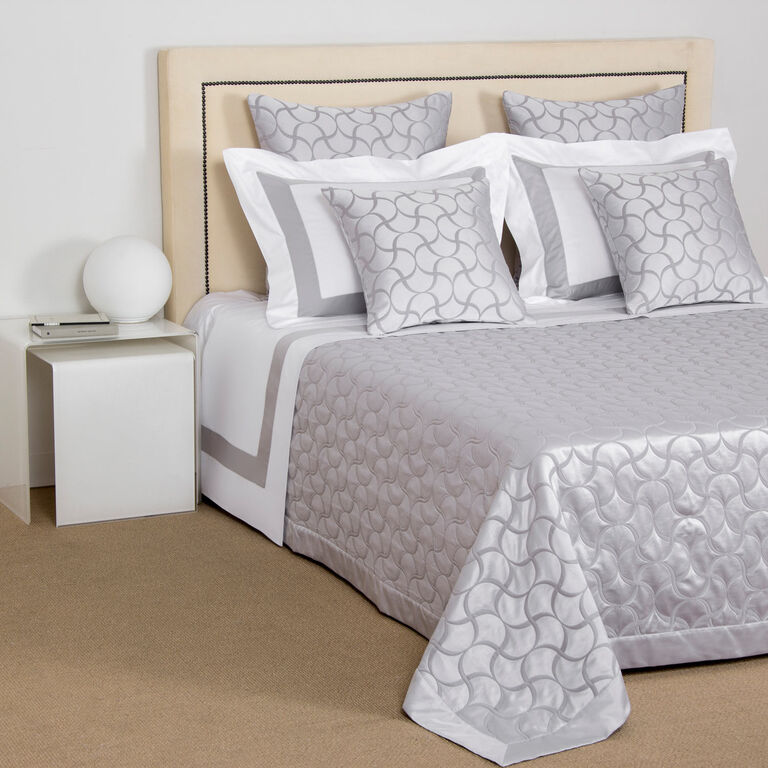 slide 4 Luxury Tile Bedspread