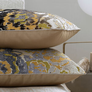 slide 5 Collector Coussin D&eacute;coratif