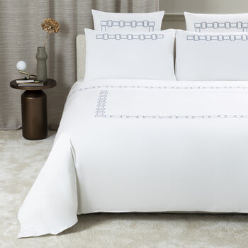 Bold Bicolor Embroidery Set Copripiumino
