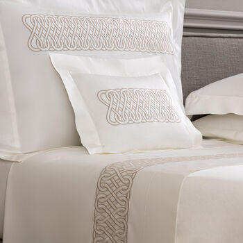 Auspicious Ricamo Boudoir
