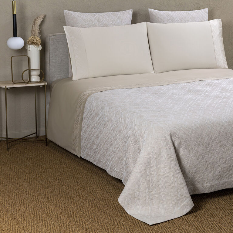slide 3 Luxury Tressage Bedspread